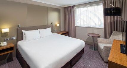 Crowne Plaza Hotel Glasgow Room Type - 1 Super King 1 Bedroom Suite
