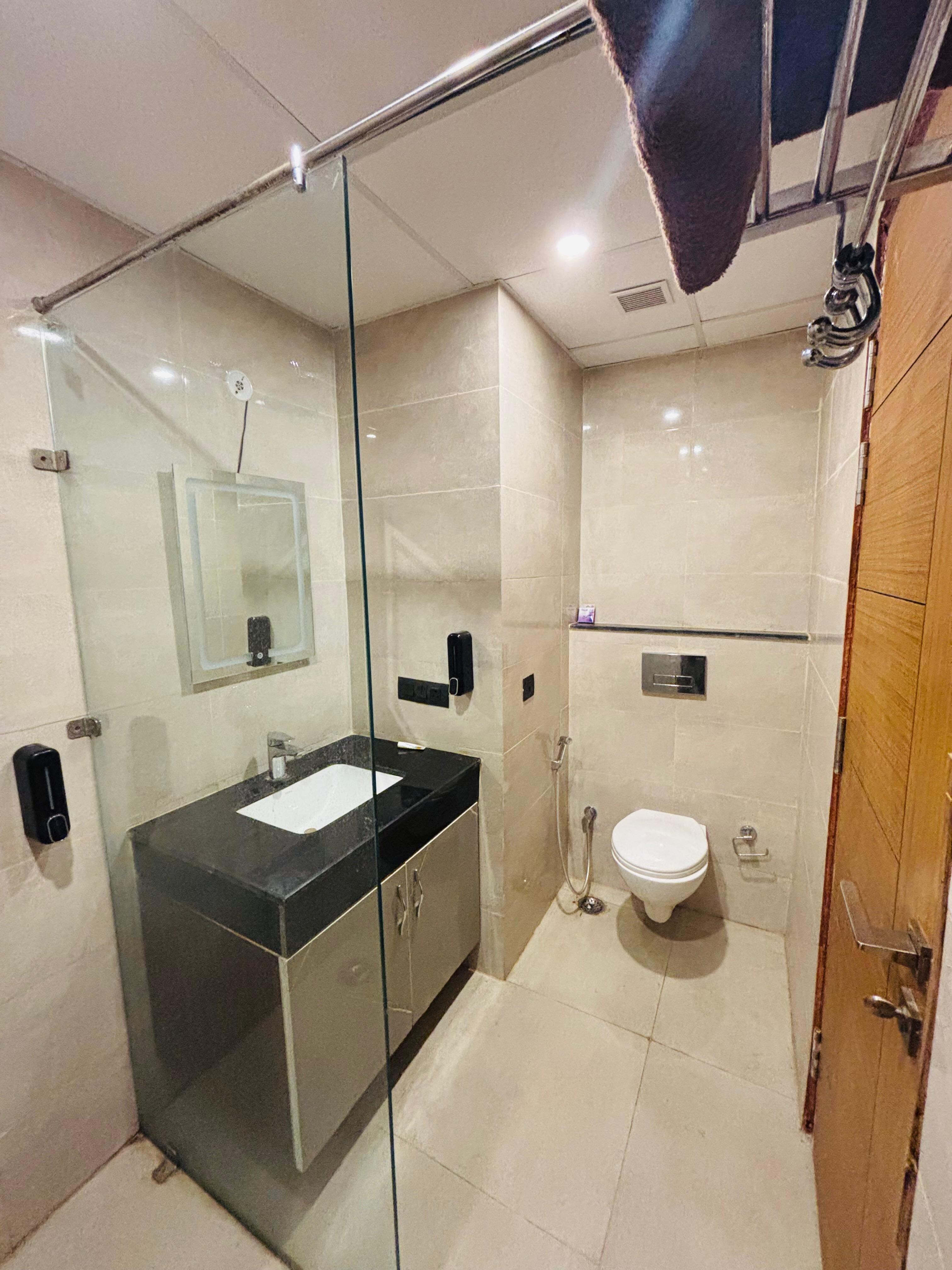 The Pacifico Luxe Stay - Tap to explore photos