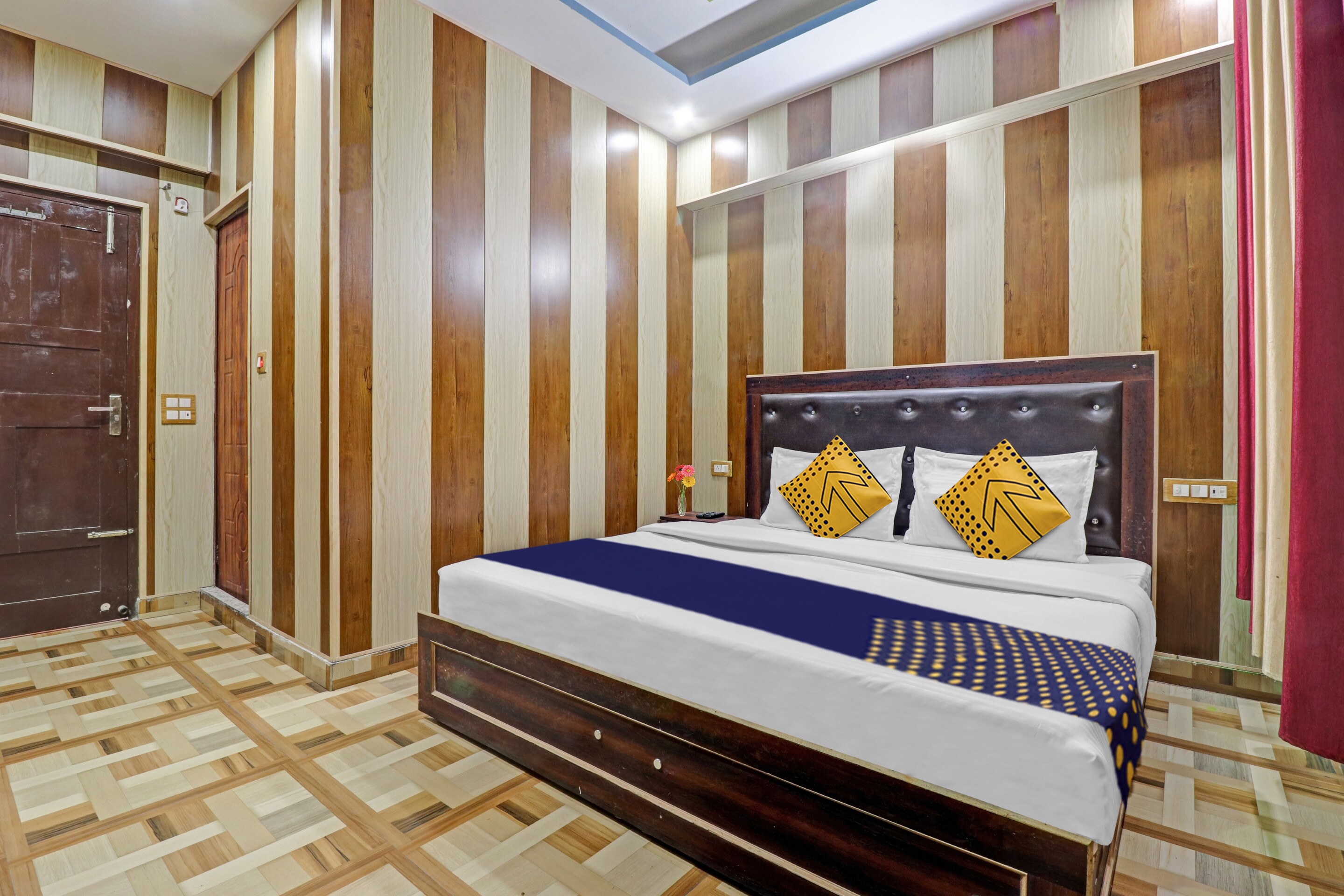 OYO Kishan Home Stay - Tap to explore photos