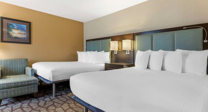Best Western Plus Oceanside Palms Room Type - Accessible - 2 Queen, Mobility Accessible, Communication Assistance, Bathtub, Kitchenette, Wi-Fi, No Best Western Plus Oceanside Palms Room Type - Accessible - 2 Queen, Mobility Accessible, Communication Assistance, Bathtub, Kitchenette, Wi-Fi, No