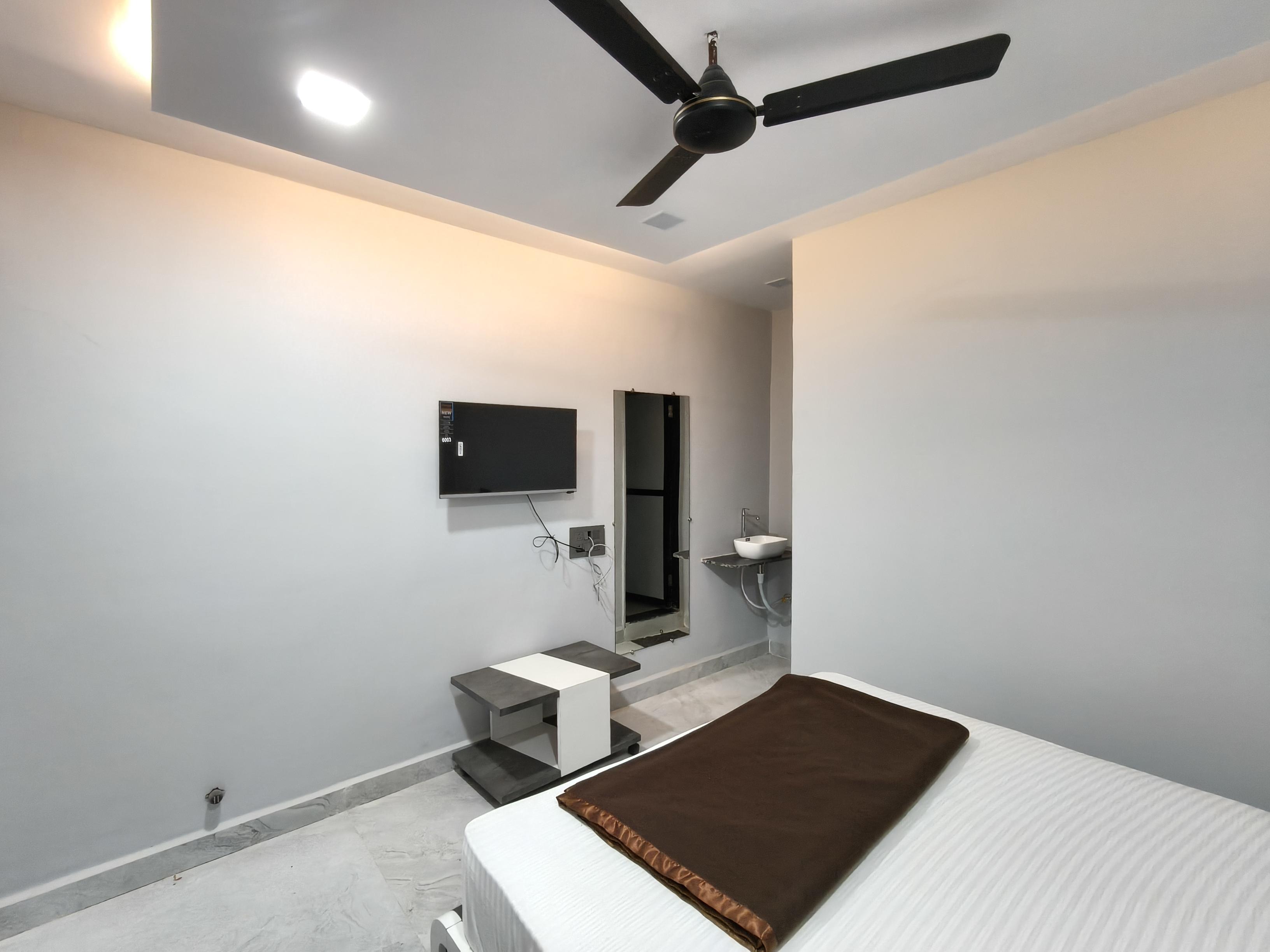 Hotel Rudra - Tap to explore photos