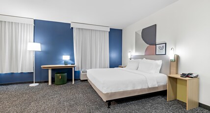 Spark by Hilton Redlands Room Type - 1 KING SUITE