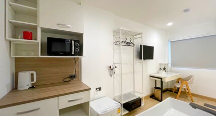 Arawana Express Sukhumvit 22 Room Type - Deluxe Queen Room