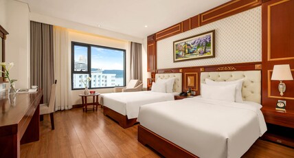 DLG Hotel Danang Room Type - Deluxe Twin Room with Partial Sea View