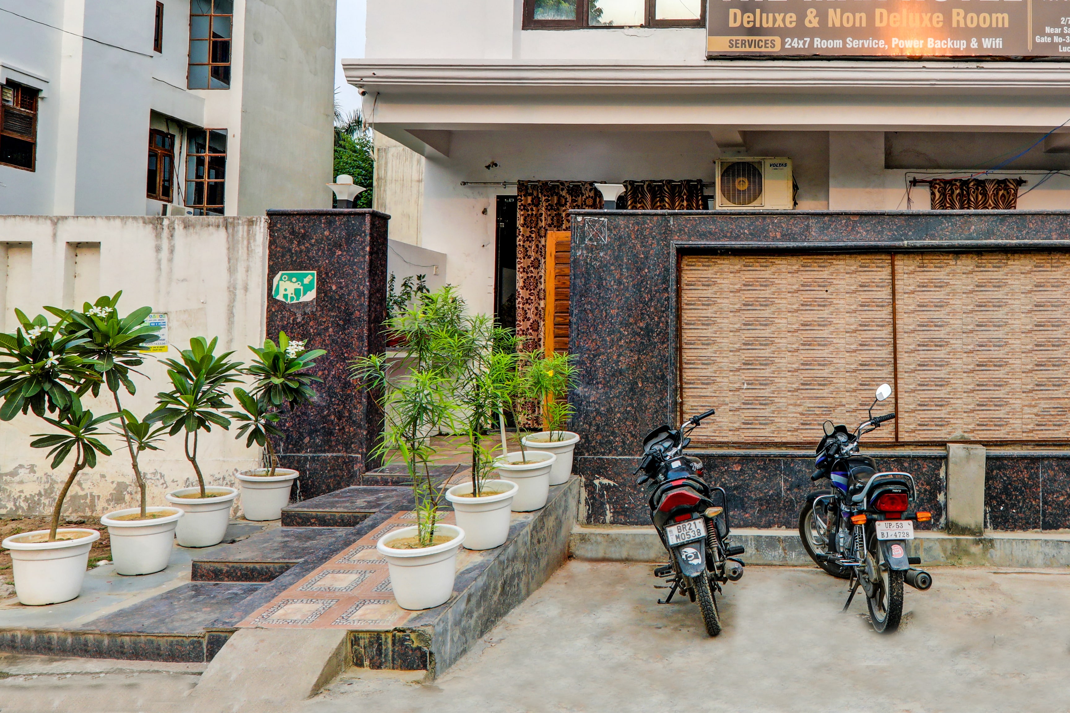 Hotel Elegant Classic - Tap to explore photos