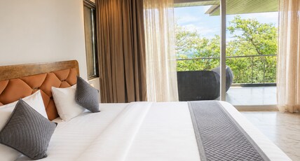 The Metro Resort Room Type - Deluxe Room with Balcony