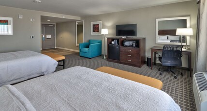 Hampton Inn & Suites by Hilton Albuquerque Airport Room Type - 2QN MOB HEARING ACC TUB NS