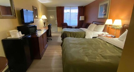 Ramada by Wyndham Rome / Verona Room Type - 2 Double Beds, Non-Smoking