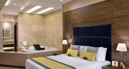 voco AL KHOBAR, an IHG hotel Room Type - 1 King Bed Grand Non Smoking