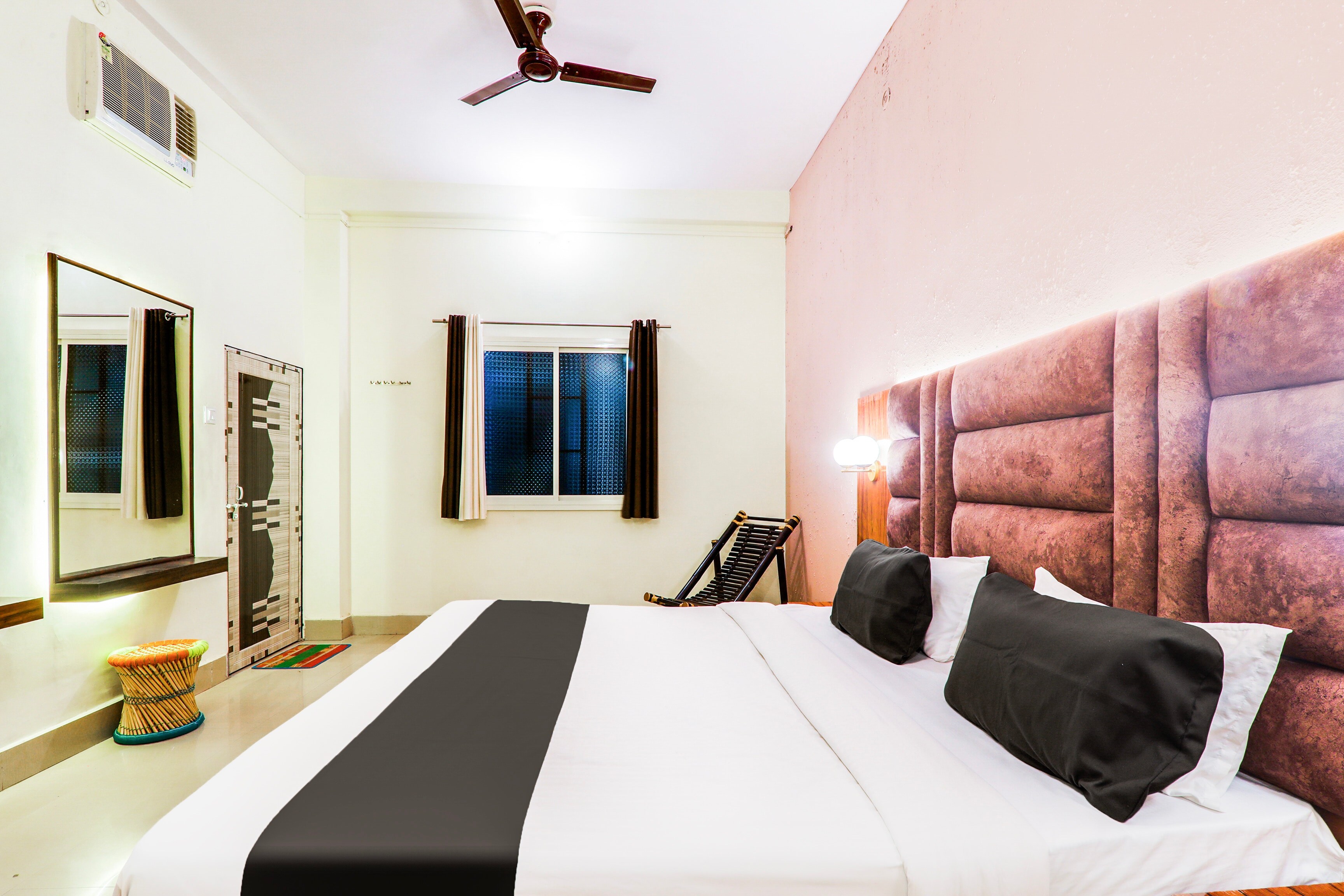 Hotel O Shree Hotel Mriduni - Tap to explore photos