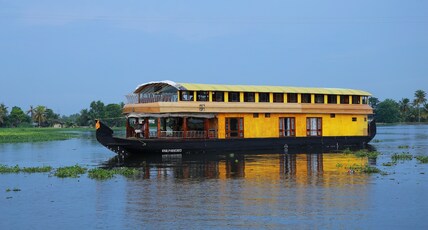 Coco Houseboat Kerala Room Type - 1 BED MULTI-SHARING DELUXE AC HOUSEBOAT
