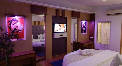 Laksh Residency Room Type - Round Bed Suite