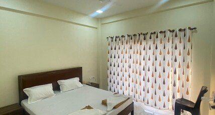 Hotel Captain Plaza Room Type - Deluxe Room with Balcony
