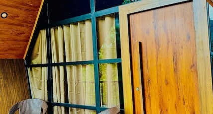 Rockwood Retreat Pool Cottages Room Type - Upper A frame cottage