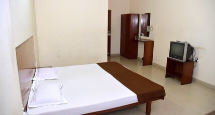 Hotel Royal Park Room Type - TRIPLE ROOM AC