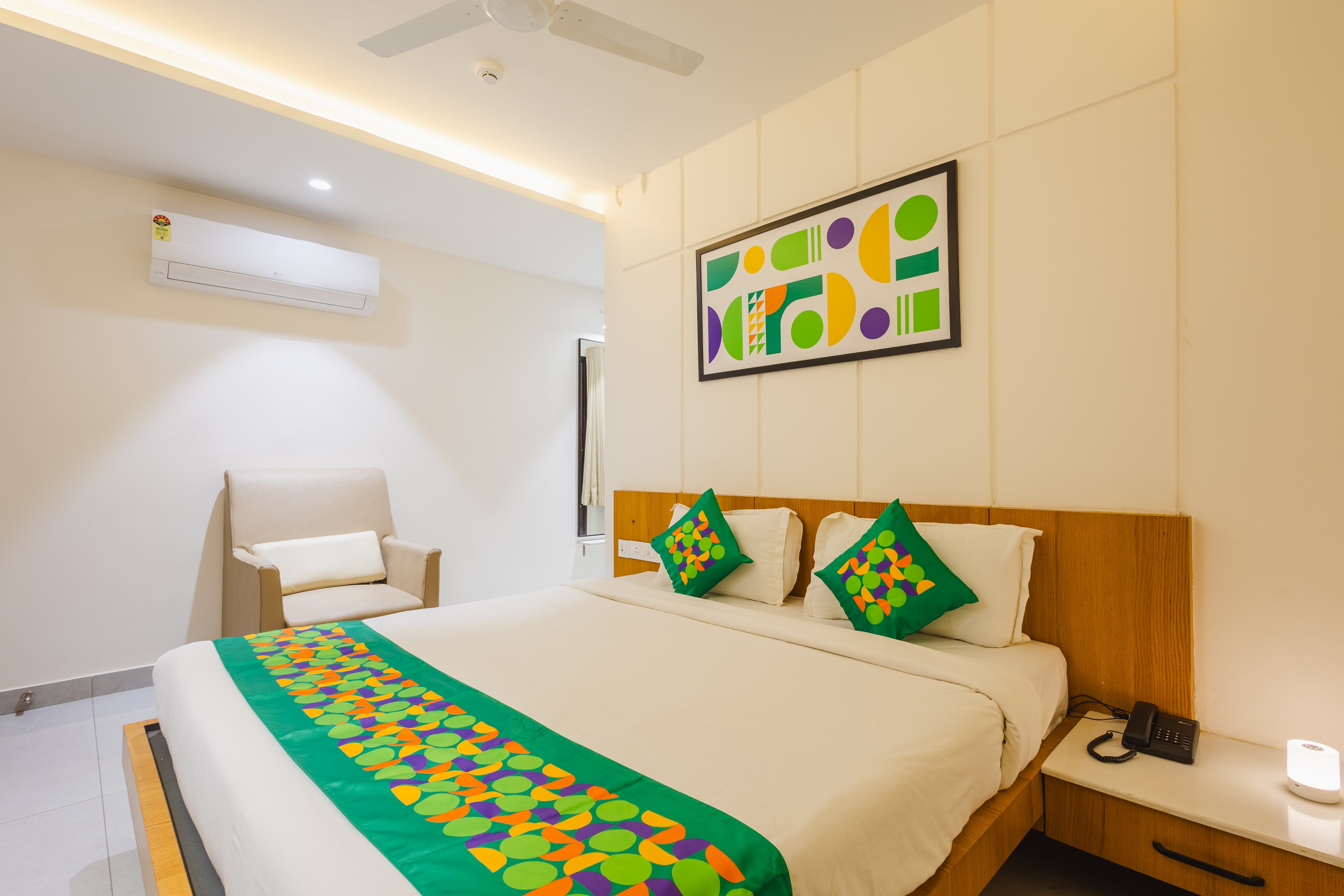 Treebo SS Residency Gandhi Nagar - Tap to explore photos
