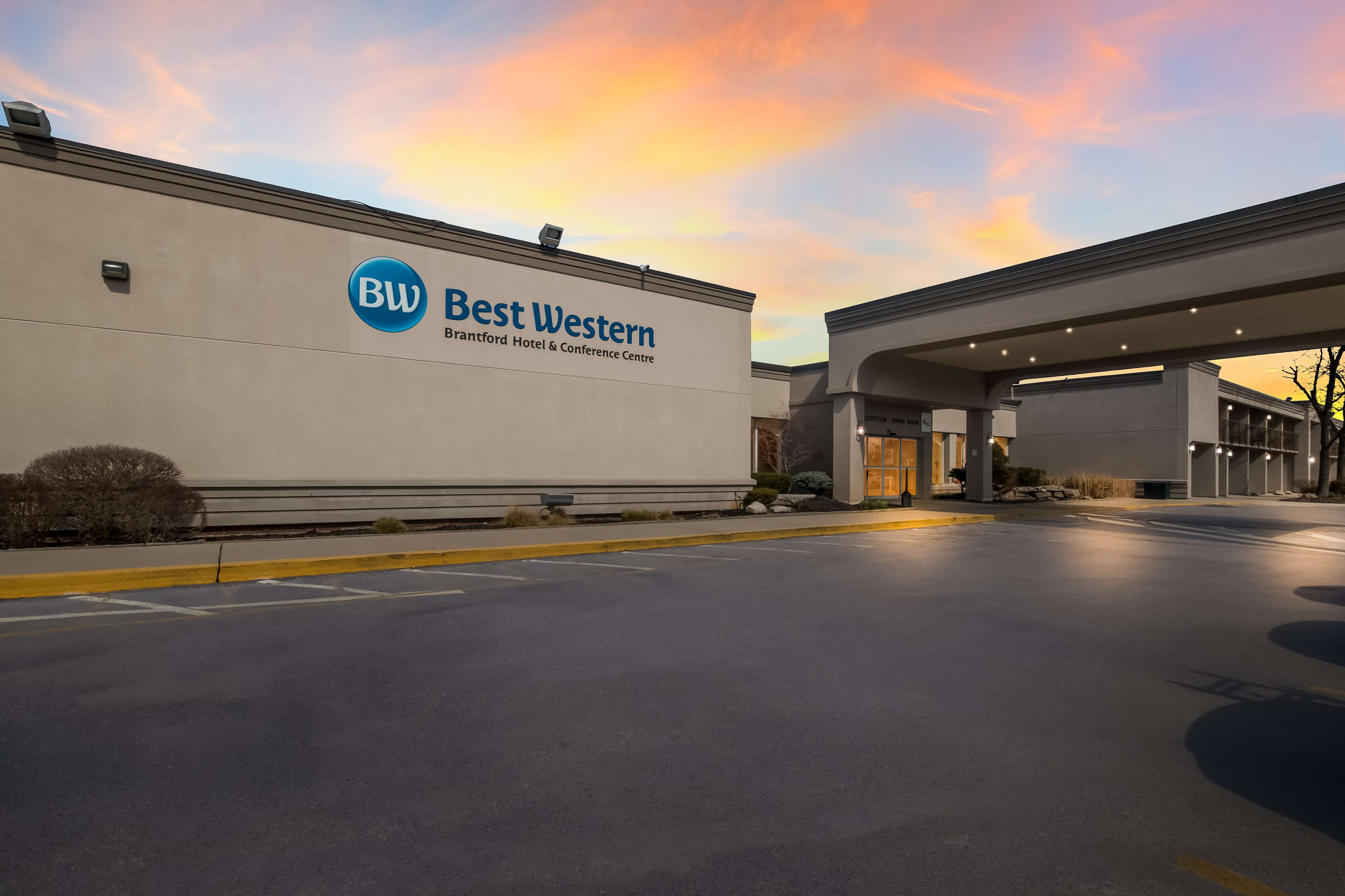 Best Western Brantford Hotel & Conference Centre - Tap to explore photos