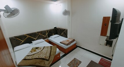 Hotel Shreem, Ujjain Room Type - Standard 3 Bed Room | Comfortable Group Stay | Air Conditioning