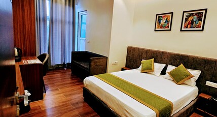 Hotel Sharda Dinings Room Type - Super Deluxe Room