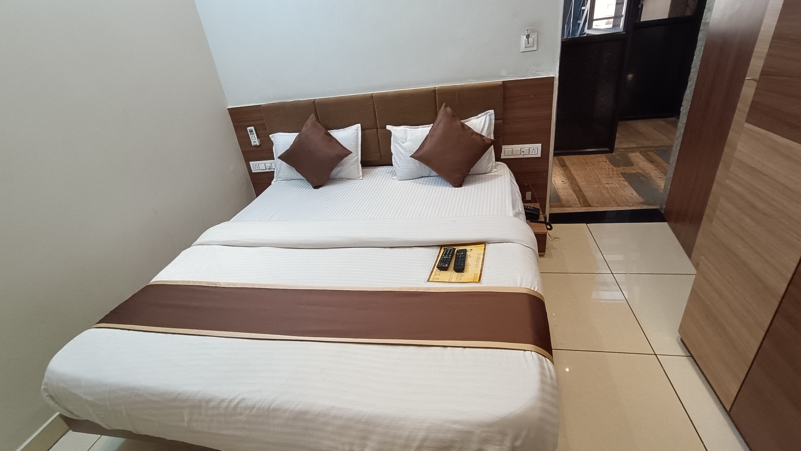 Hotel Krishna Royal Residency - Tap to explore photos