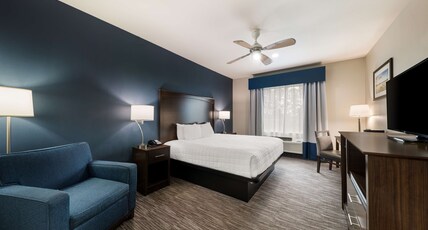 Best Western Plus Lake Dallas Inn & Suites Room Type - ACCESSIBLE - 1 KING,MOBACC,COMAST,ROLLSH,NSMK,FULL BREAKFAST