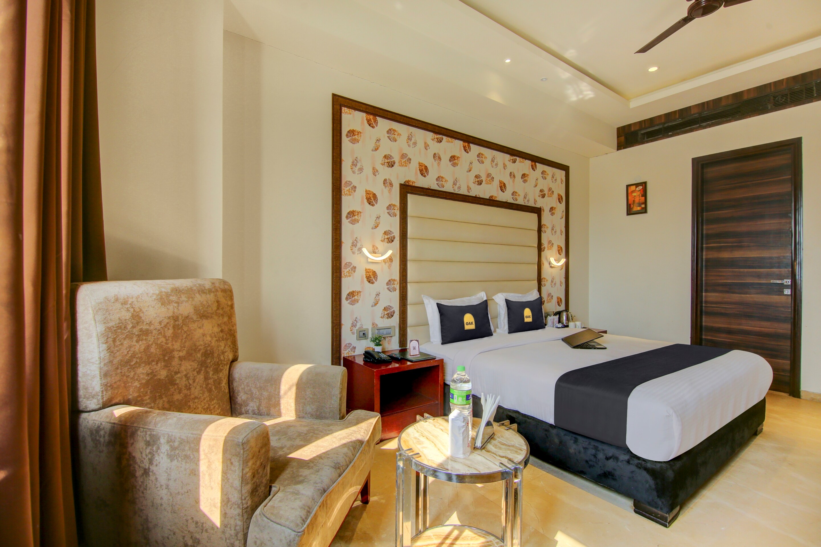 Super Townhouse Oak Hotel C Pearls - Tap to explore photos