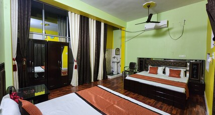 Vandana Homestay | 2 Km from Ramjanmbhoomi Room Type - Deluxe Family suite