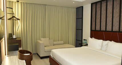 Varay Grande' Room Type - Deluxe King Bed Room