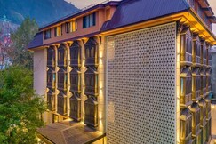 Hotel Snowland (Near Dal Lake)