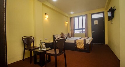 Hotel Mount Valley HMV Room Type - Deluxe room with shared balcony (Kanchenjunga view)