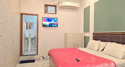 hotel vinayak palace Room Type - Super Deluxe Room