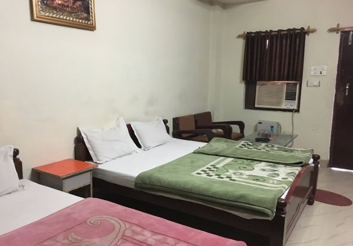 Hotel Shri prakash Inn - Tap to explore photos