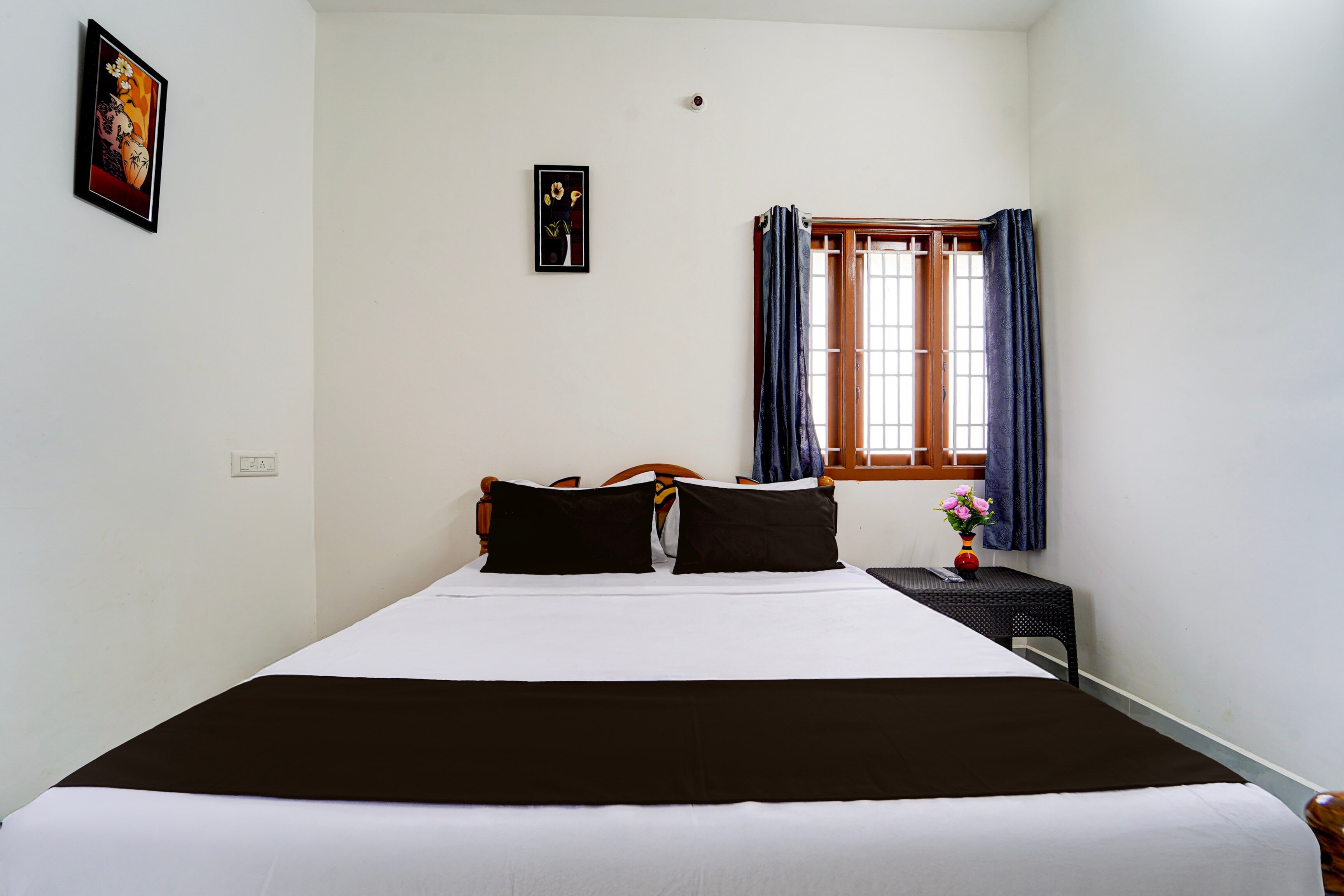 Hotel O Elite Stay - Tap to explore photos