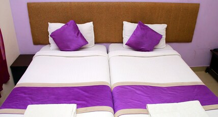 v bee plaza Room Type - Standard Room-Non AC