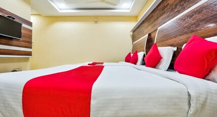 Hotel SR Grand Room Type - SR Triple AC