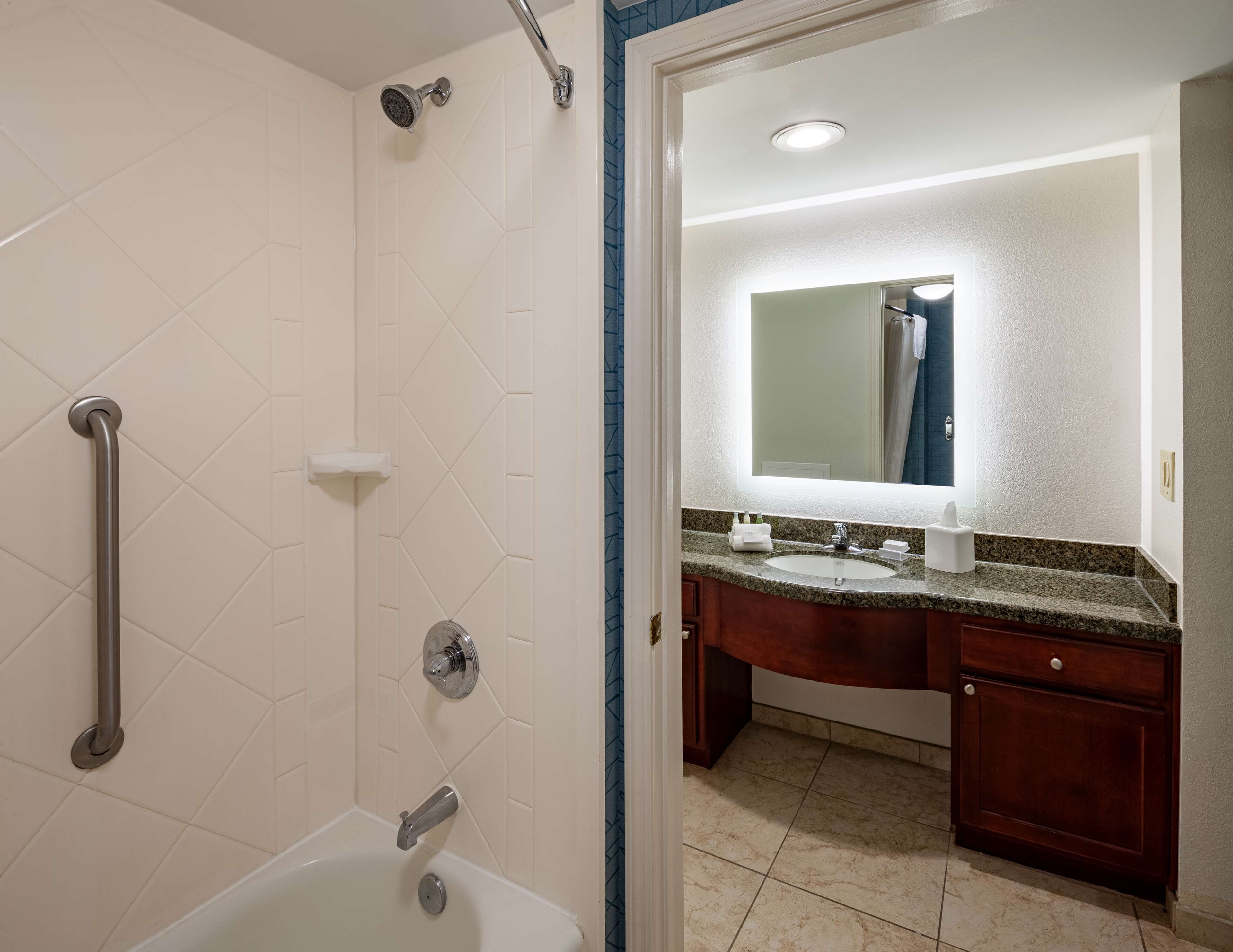 Homewood Suites by Hilton Gainesville - Tap to explore photos