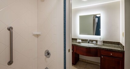 Homewood Suites by Hilton Gainesville Room Type - 2 QUEEN ONE BEDROOM STE NS
