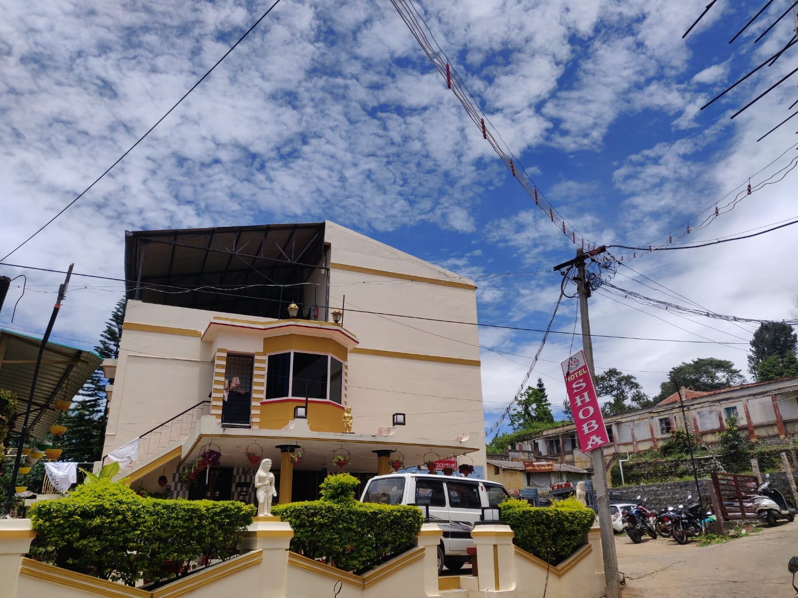 Hotel Shoba - Tap to explore photos