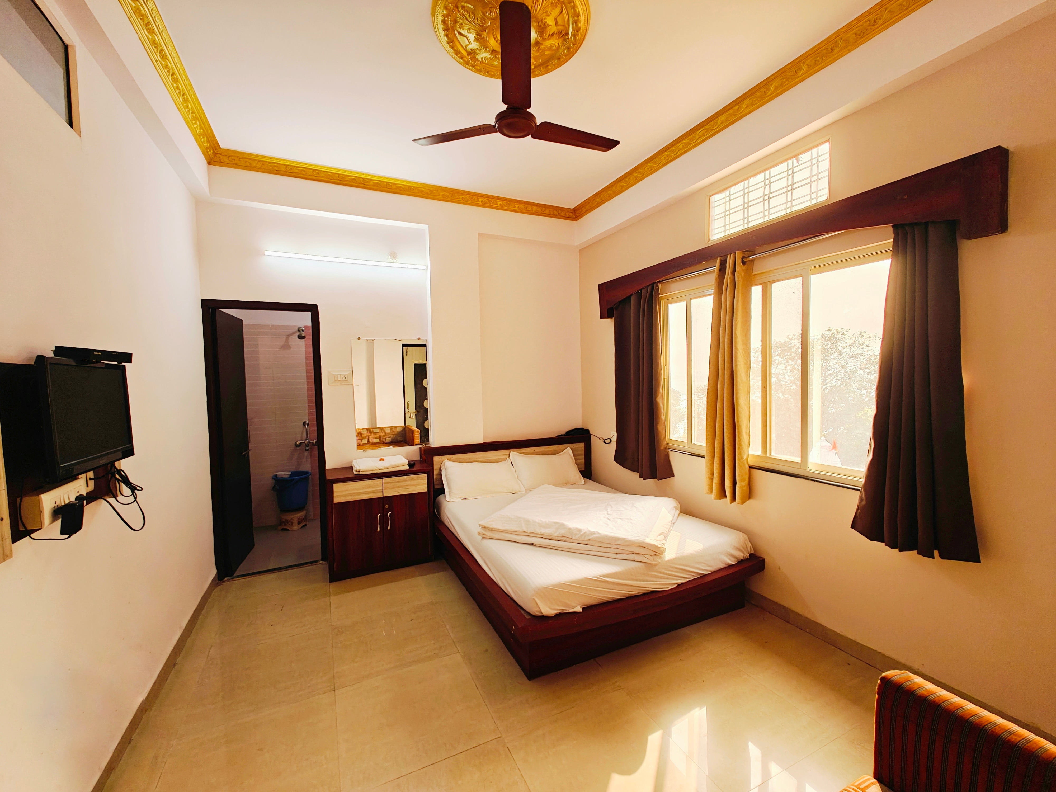 Hotel Raj Palace  - Tap to explore photos