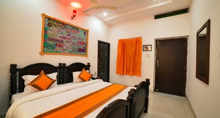 Hotel Golden Routes Room Type - Deluxe Double or Twin Room