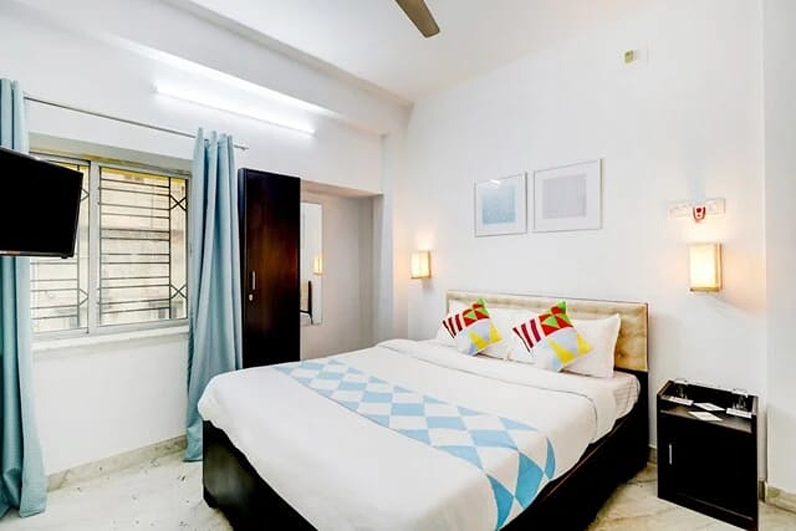 Sudarshan Villa 10 Min From Ruby Hospital - Tap to explore photos