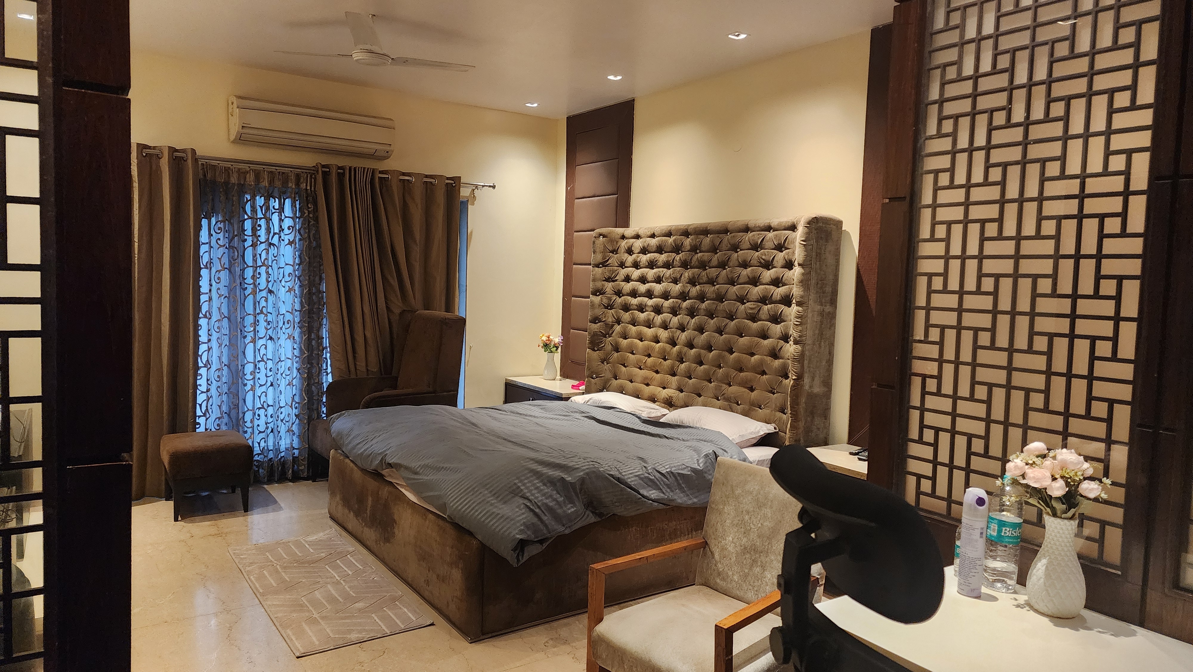 5 BHK Nivasa Luxury Villa Near Cyberhub - Tap to explore photos