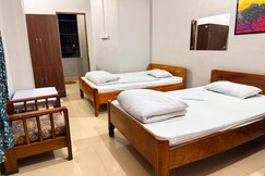 HOTEL YAISANA