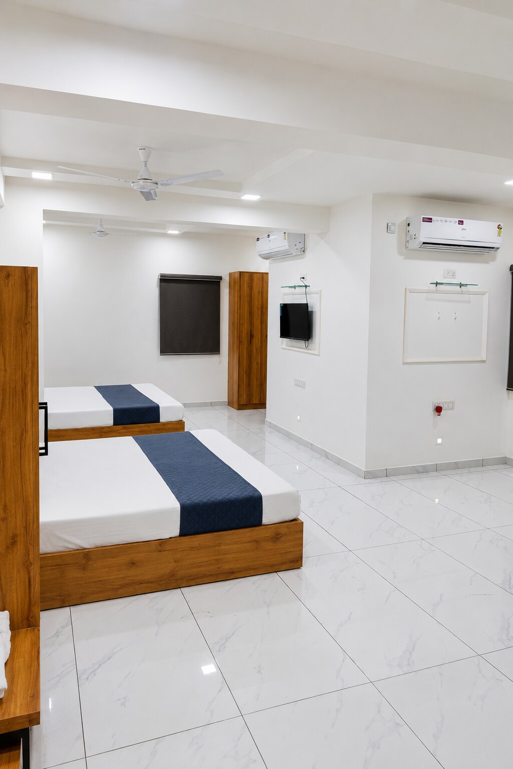 Hotel The Grand Jashi Residency - Tap to explore photos
