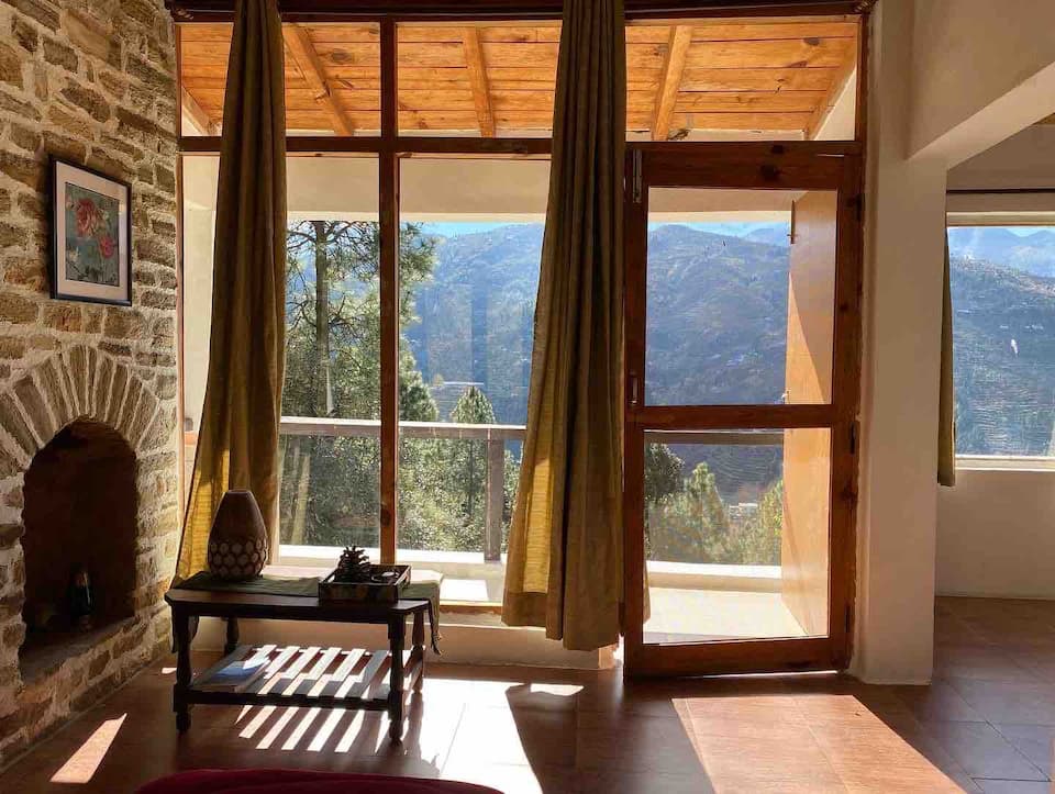 Surreal Views | Quaint Cottage in Mukteshwar - Tap to explore photos
