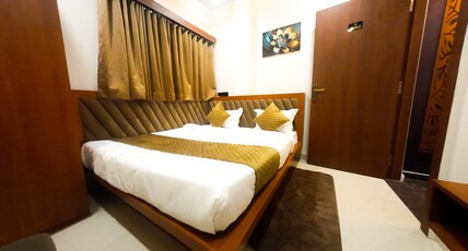 Hotel Narmada Palace Room Type - Deluxe Room