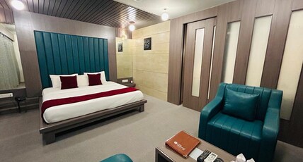 Hotel Arizona Inn Room Type - Suite Room(Unmarried couple is not allowed)