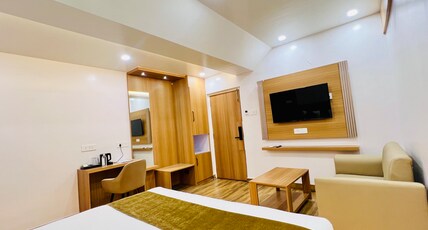 HOTEL ADDICTION Room Type - DELUXE ROOM