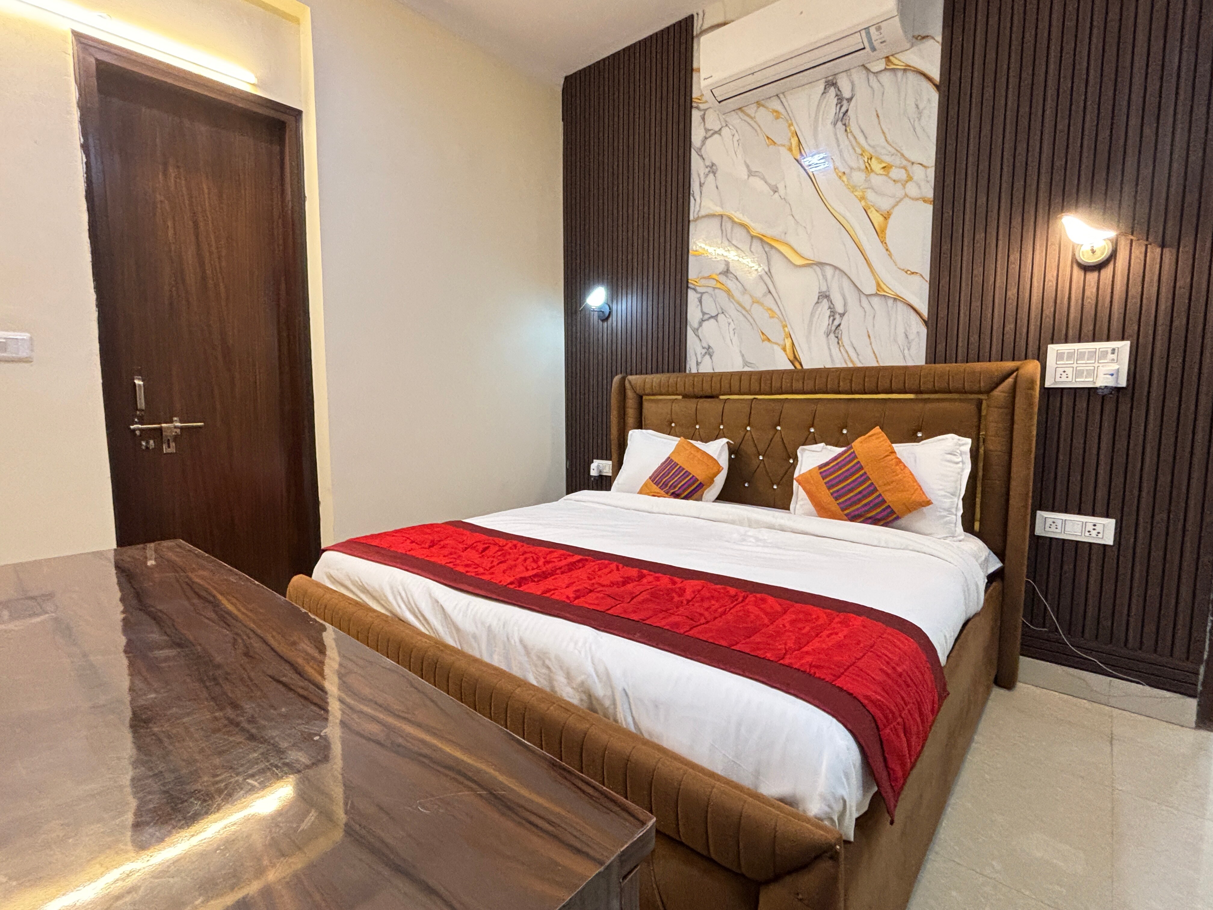 Fortune Home Service Apartment, 3Bhk Sector-72, Noida - Tap to explore photos
