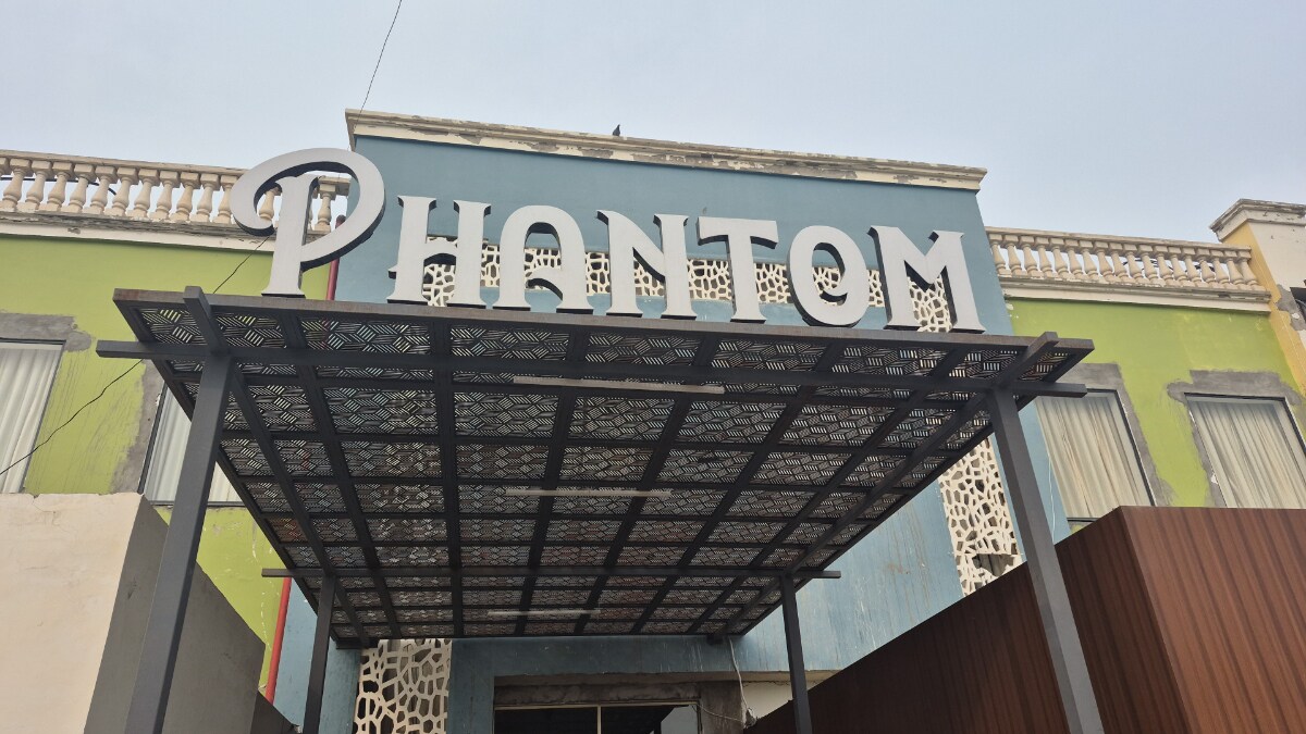 Hotel Phantom - Tap to explore photos